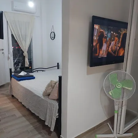 Apartment Small Center 2 *